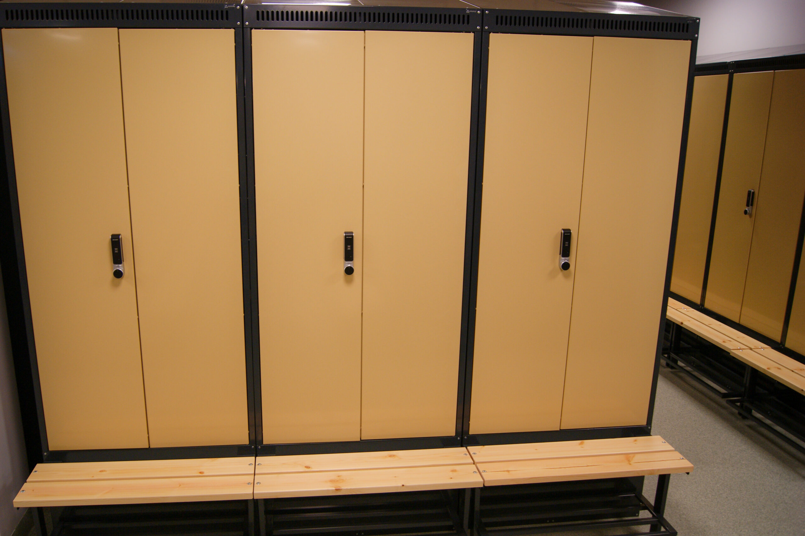 Unger fabrikker, garderobeskap