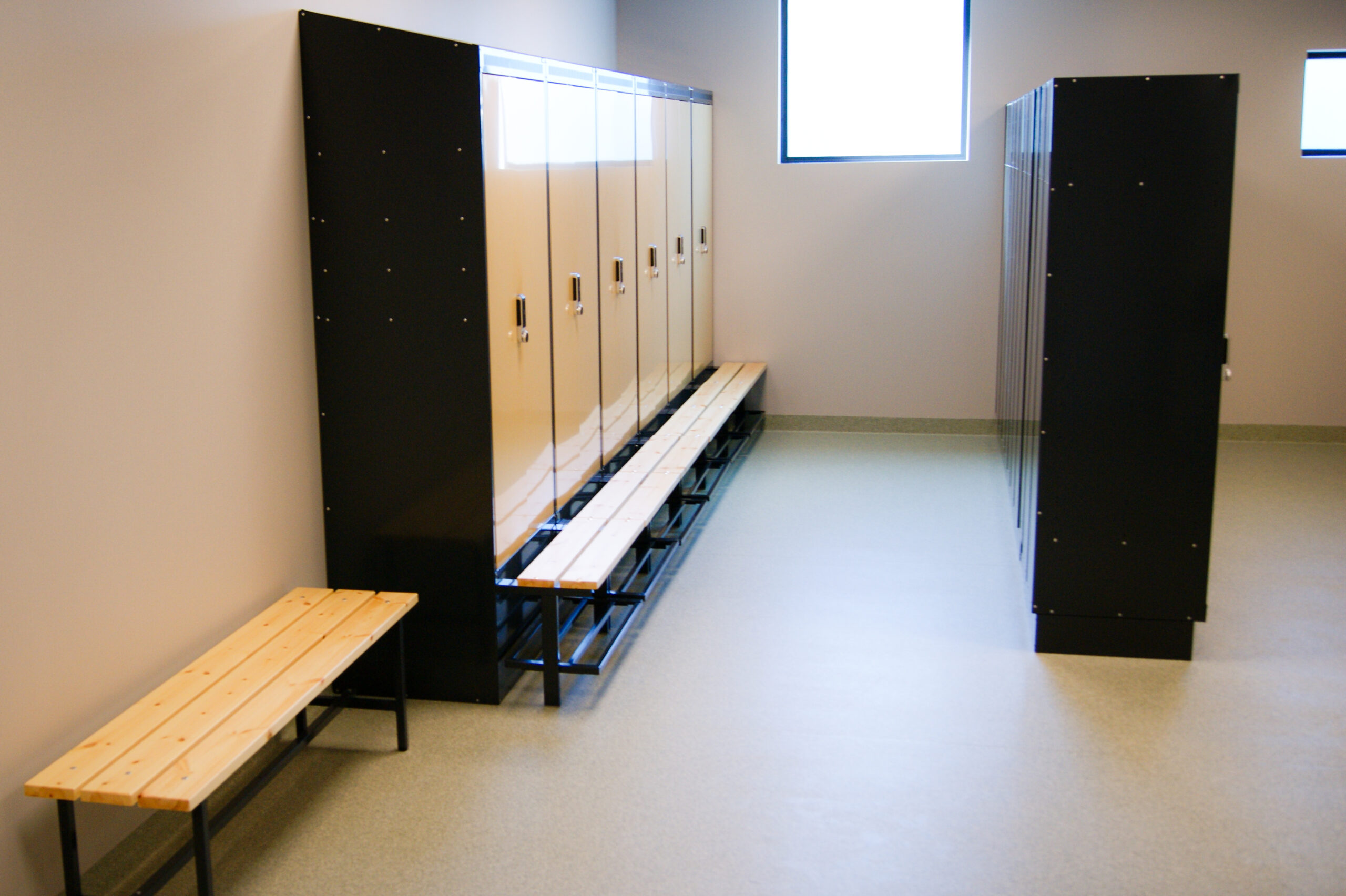 Unger fabrikker, garderobeløsning