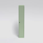 Garderobeskap 300 mm med hel dør. Farge: RAL 6019